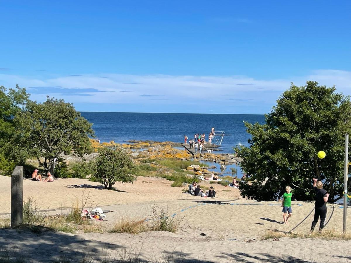 Nybygget Hus I Svaneke Taet Pa Klipper, Skov Og Hav Eksteriør billede