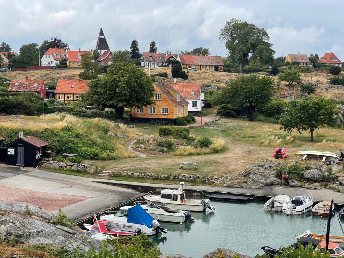 Nybygget Hus I Svaneke Taet Pa Klipper, Skov Og Hav Eksteriør billede